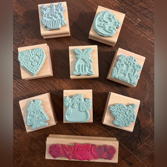 Collection of 17 Rubber Stamps - Picture 7 of 7
